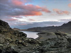 у побережья исландии обнаружен гигантский подводный вулкан