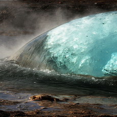 гейзер стоккур (strokkur geyser), исландия